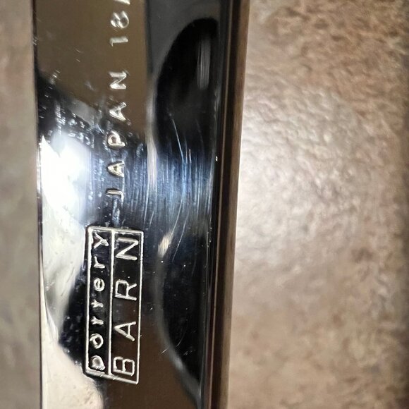 Pottery Barn 11 inch Salad Servers - Lettuce Leaf Pattern - Picture 3 of 3